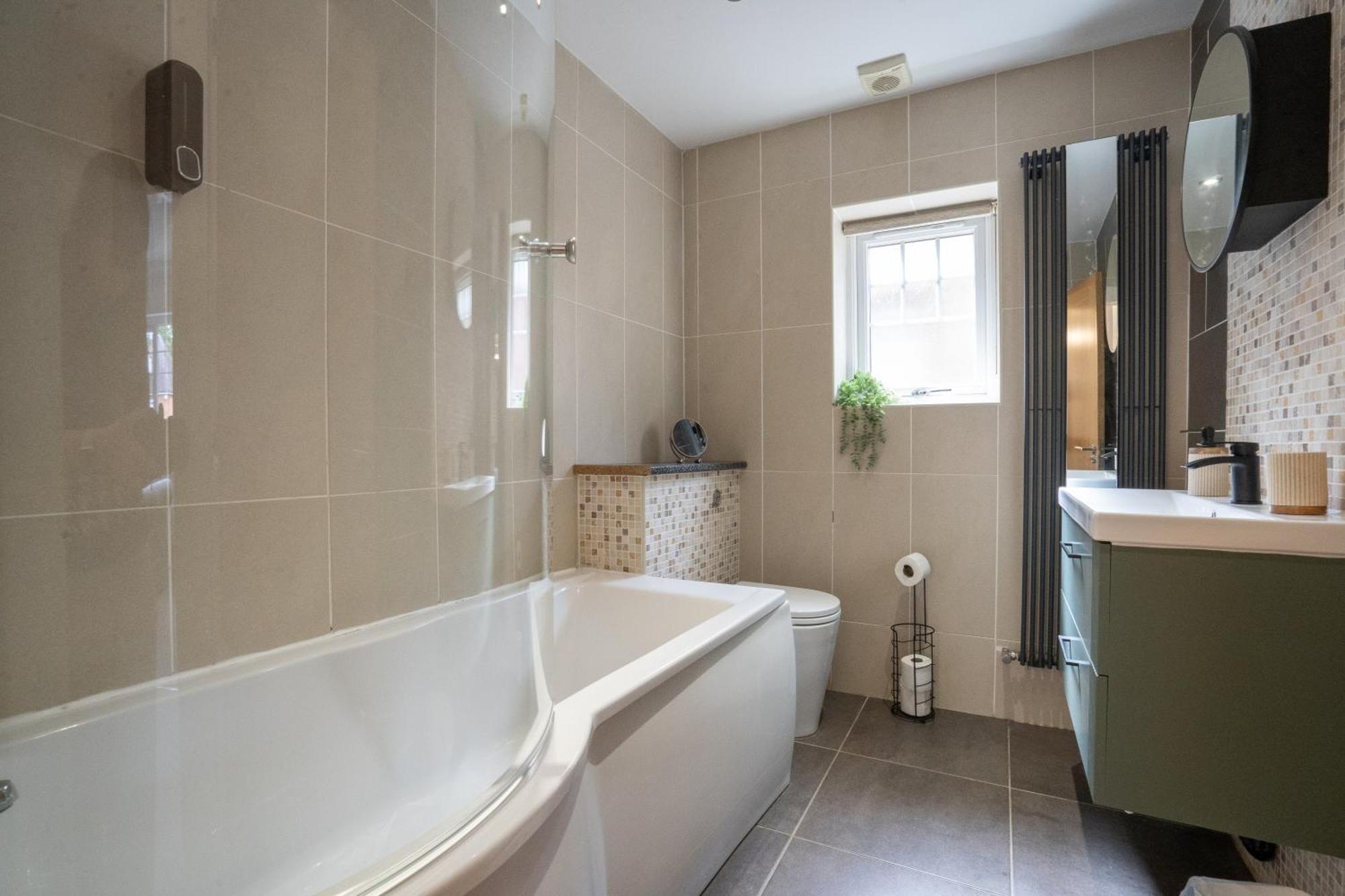 Villa Emirates House, Luxe 5 Bed, With King Sized Beds, Next To Aiport & Nec, Jlr 5 Mins Marston Green Exterior foto