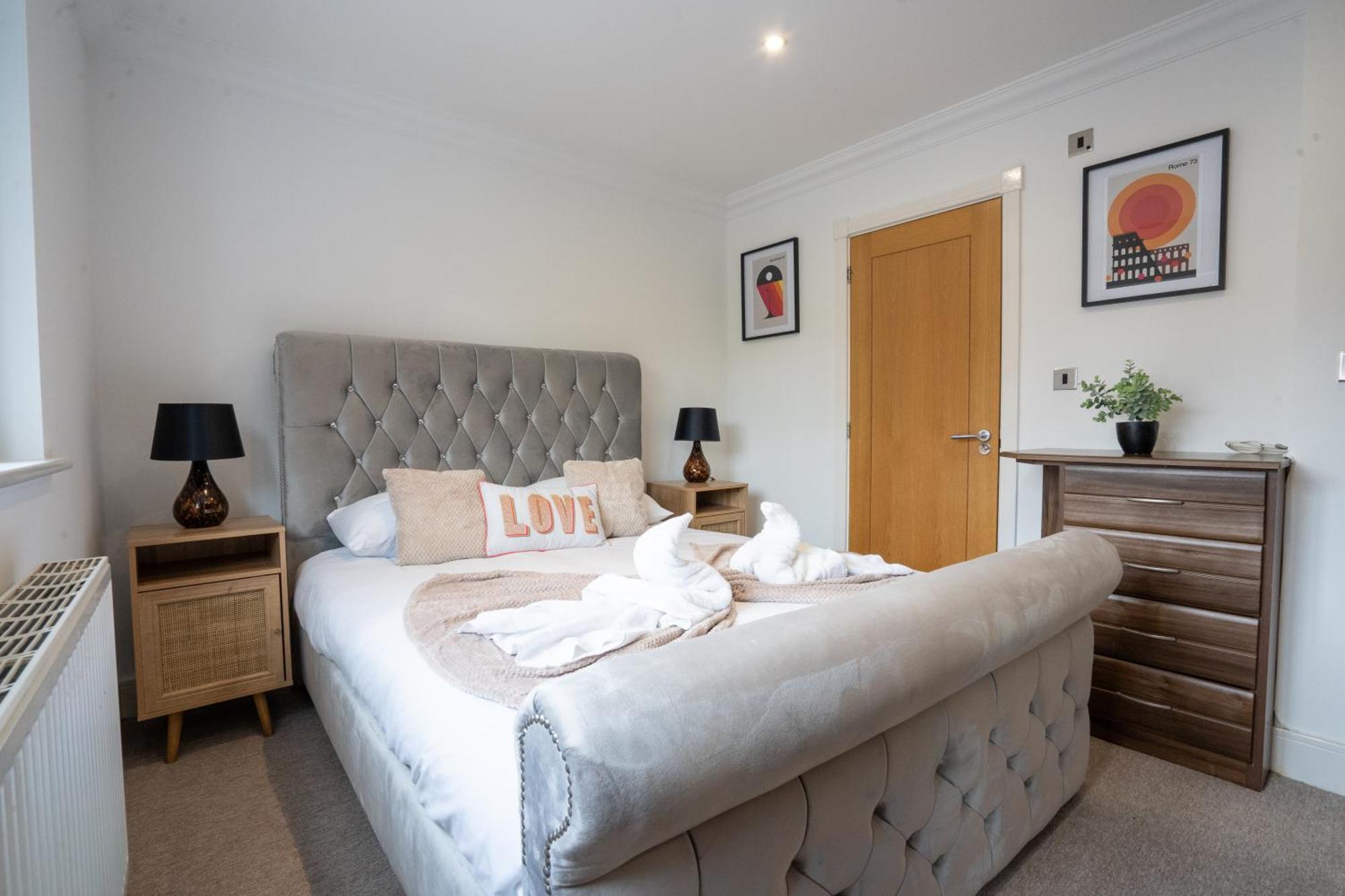 Villa Emirates House, Luxe 5 Bed, With King Sized Beds, Next To Aiport & Nec, Jlr 5 Mins Marston Green Exterior foto