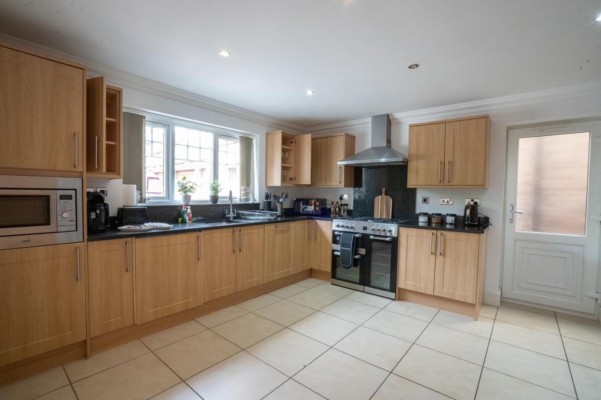 Villa Emirates House, Luxe 5 Bed, With King Sized Beds, Next To Aiport & Nec, Jlr 5 Mins Marston Green Exterior foto