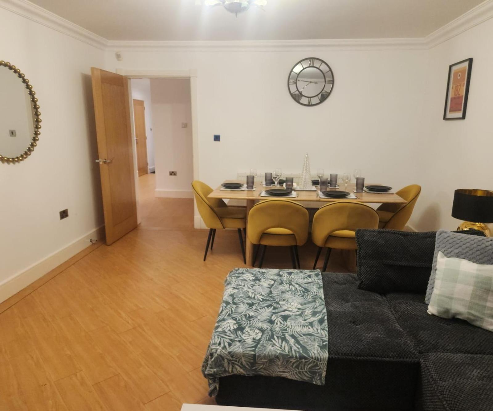Villa Emirates House, Luxe 5 Bed, With King Sized Beds, Next To Aiport & Nec, Jlr 5 Mins Marston Green Exterior foto